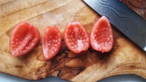 Deseeding Tomatoes