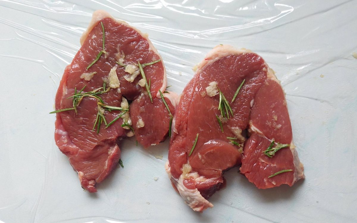 Seasoned Lamb Leg Steaks